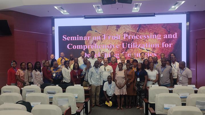 孙逸应邀为商务部发展中国家水果加工及综合利用官员研修班授课